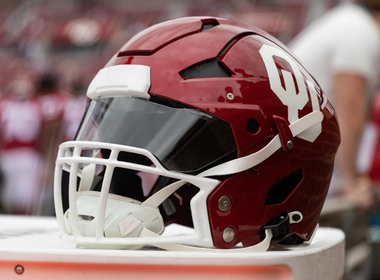 OU football lands another valuable offensive line addition to the 2025 class in addition to star commitment