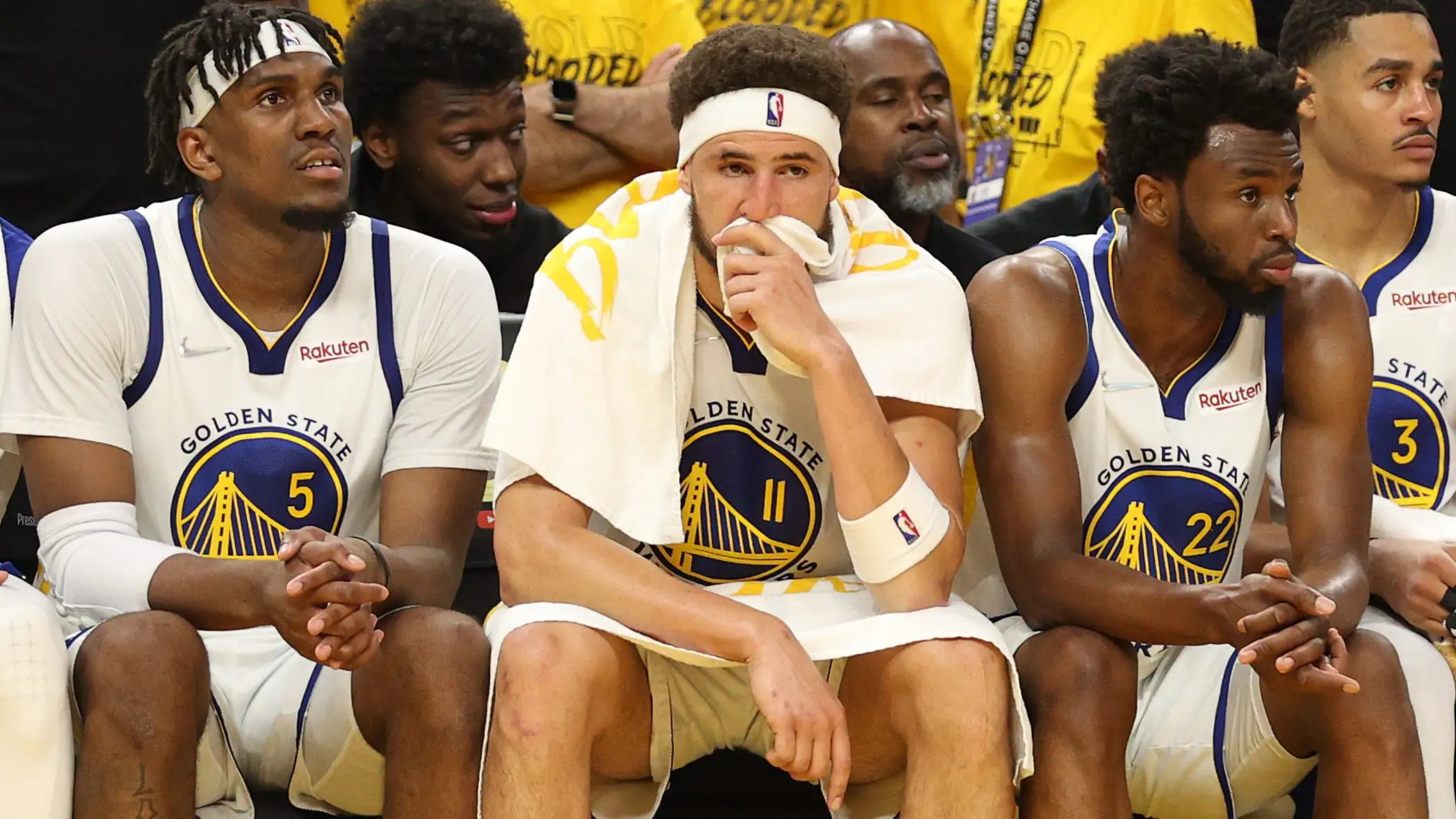 Sad news : Golden warrior  star player stephen curry collapse in a  match due to …….