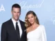 BREAKING HEART NEWS: Tom Brady wife sends hilarious message after being chosen Colle....READ MORE..